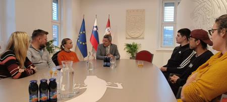 sprejem plesalcev pri županu (2)